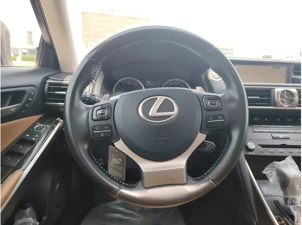 Car image 23