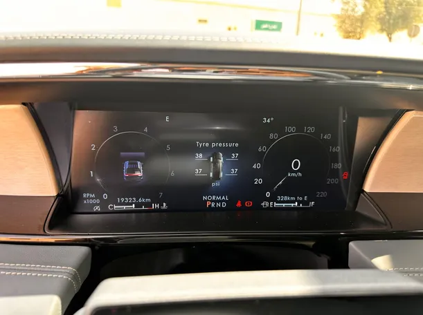 Car image 22