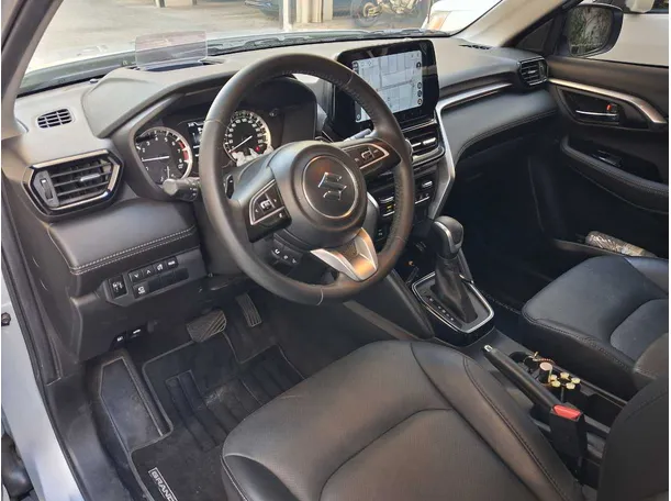 Car image 10