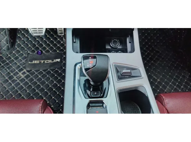 Car image 14
