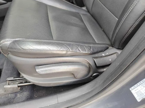 Car image 36