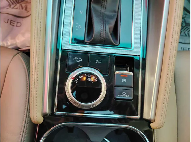 Car image 28