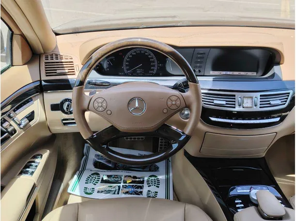Car image 24