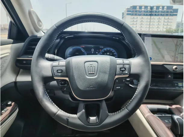 Car image 20