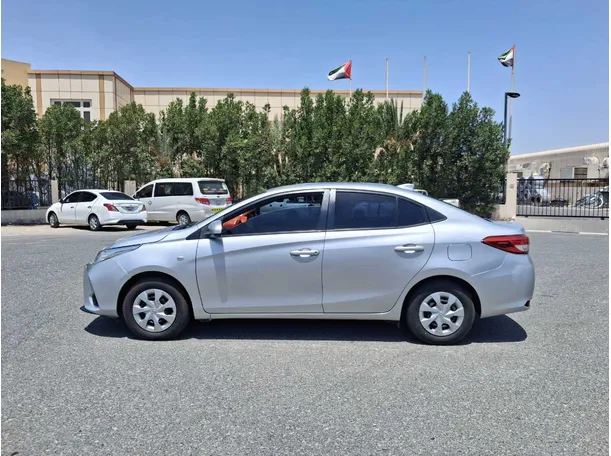 Car image 8