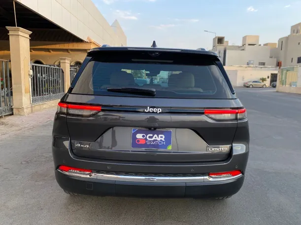 Car image 6