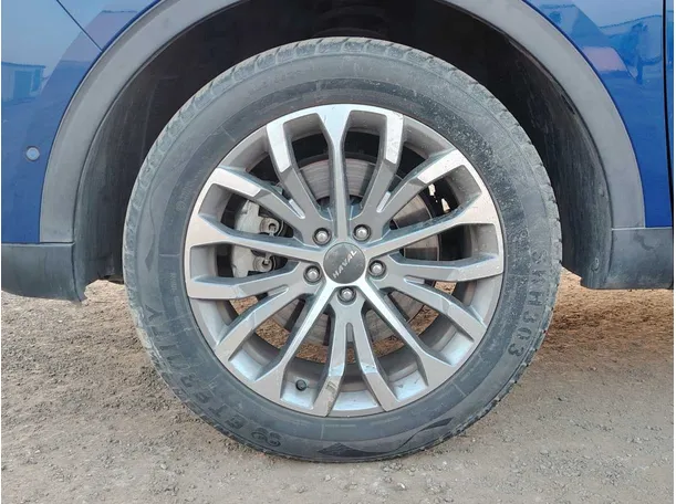 Car image 10