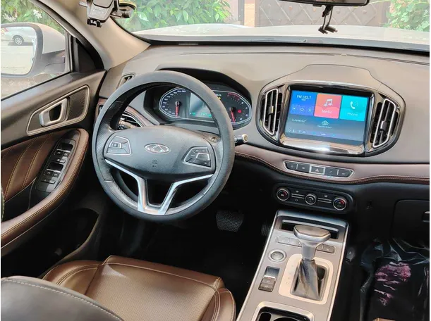 Car image 19