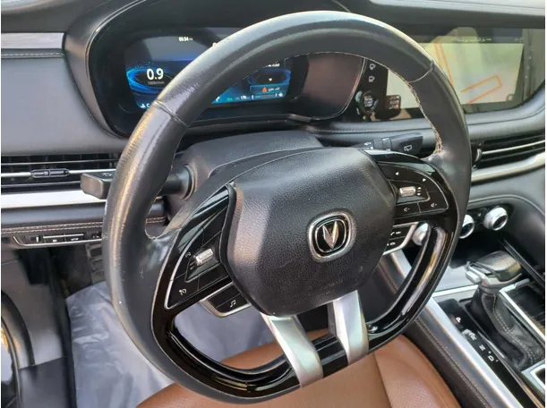 Car image 19