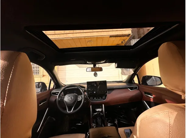 Car image 17