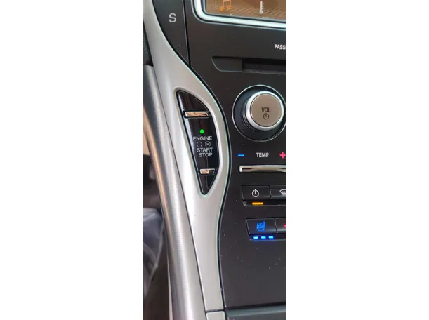 Car image 27