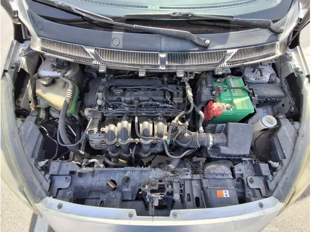 Car image 18