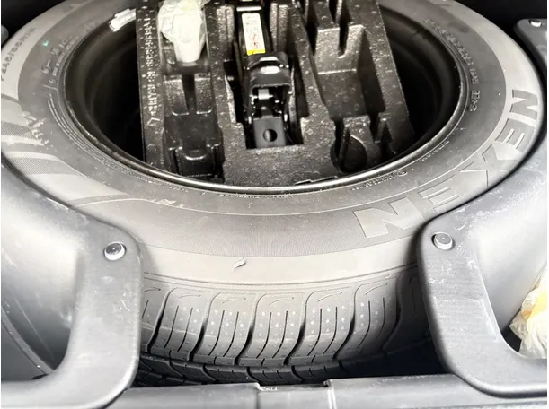 Car image 29