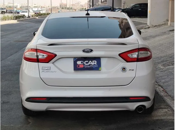 Car image 6