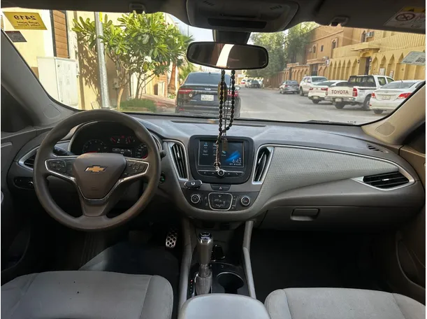 Car image 17