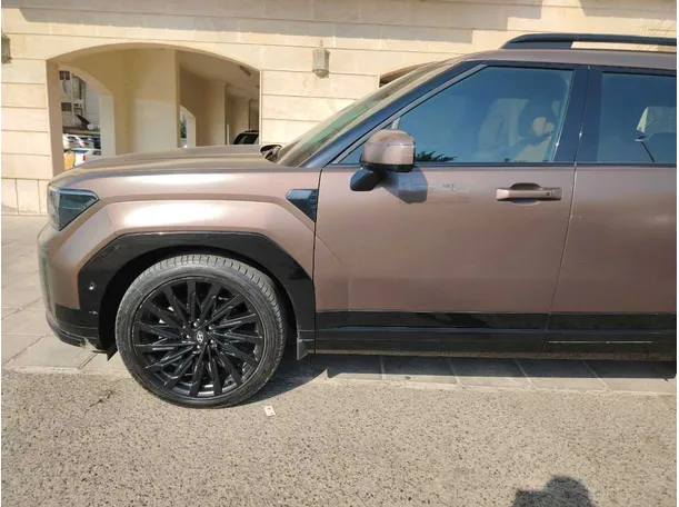 Car image 9