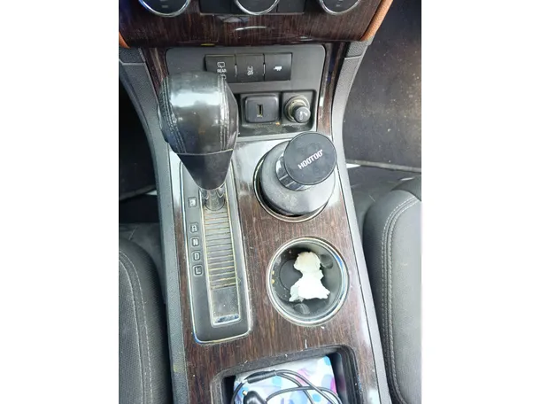 Car image 18