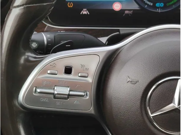 Car image 32
