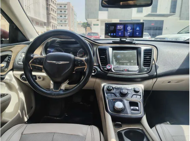 Car image 19