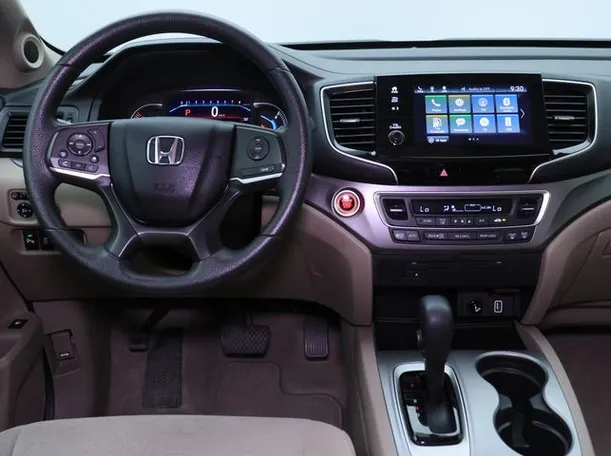 Car image 15