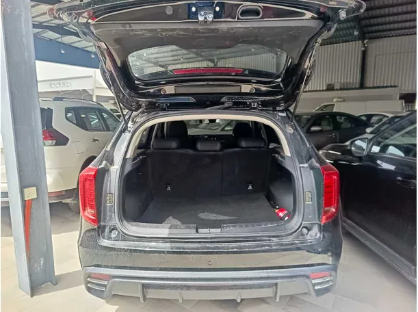 Car image 25