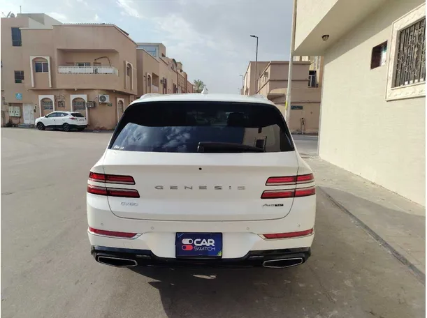 Car image 5