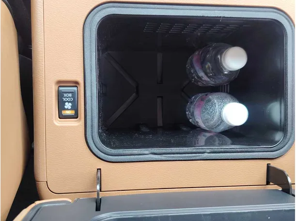 Car image 32