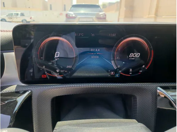 Car image 19