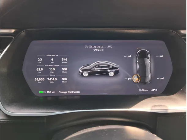 Car image 18