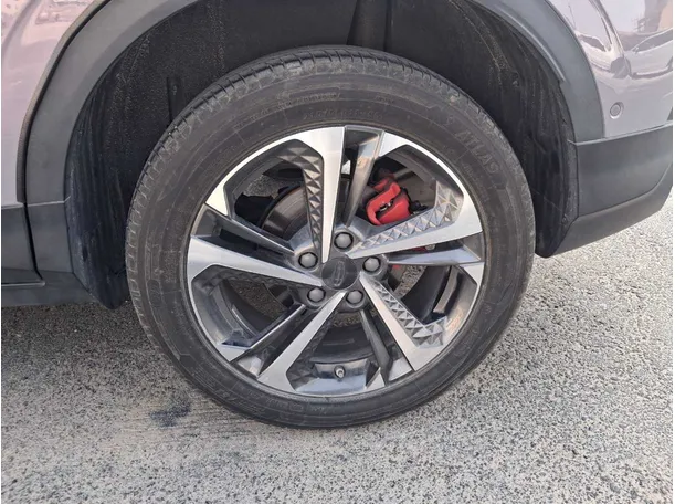 Car image 9