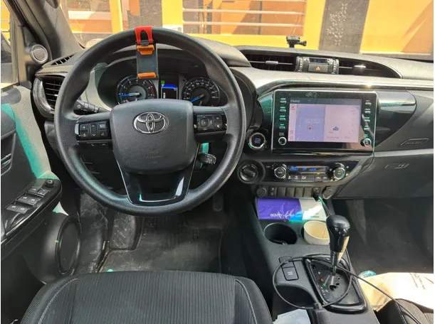 Car image 17