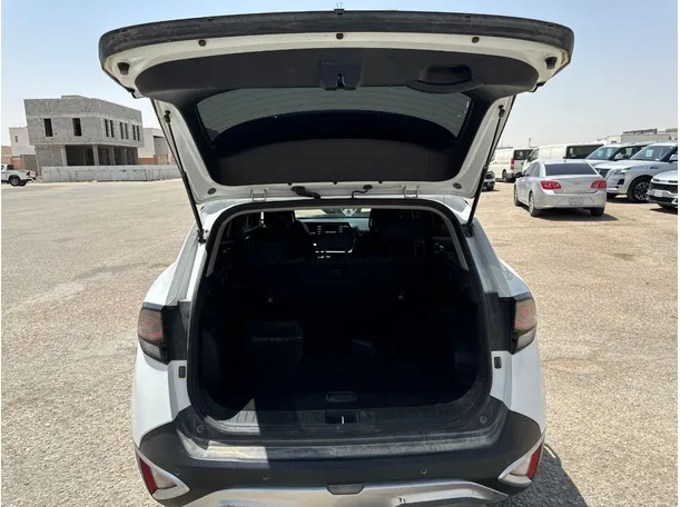 Car image 20