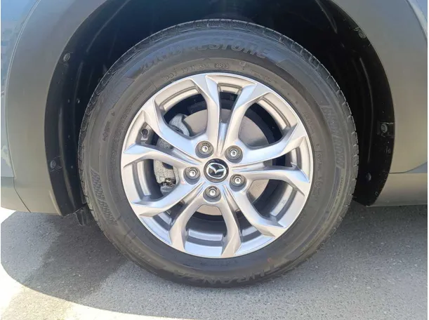 Car image 10