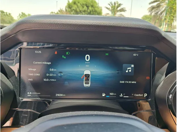 Car image 18