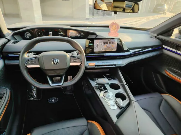 Car image 24