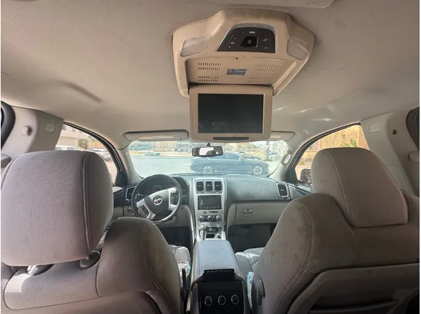 Car image 14