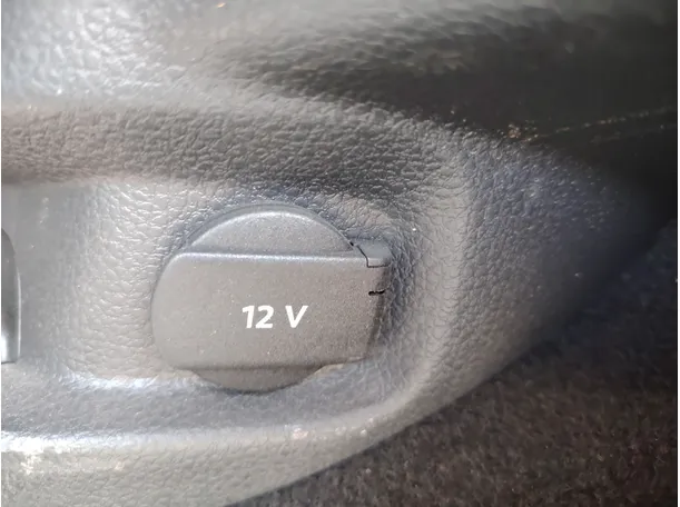 Car image 27