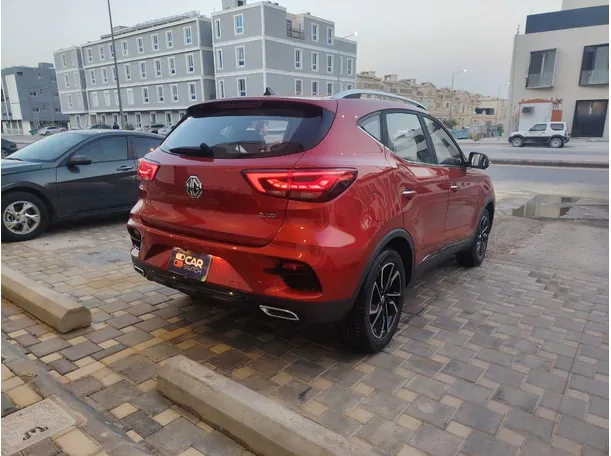 Car image 4