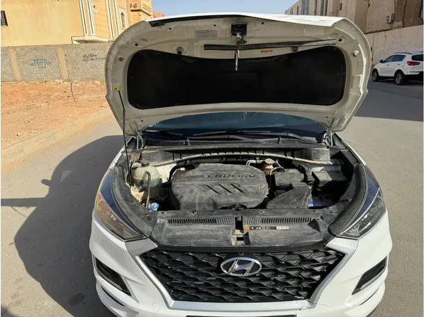 Car image 26
