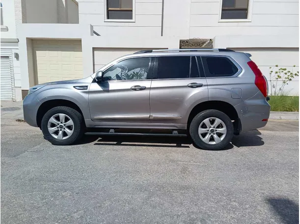 Car image 8