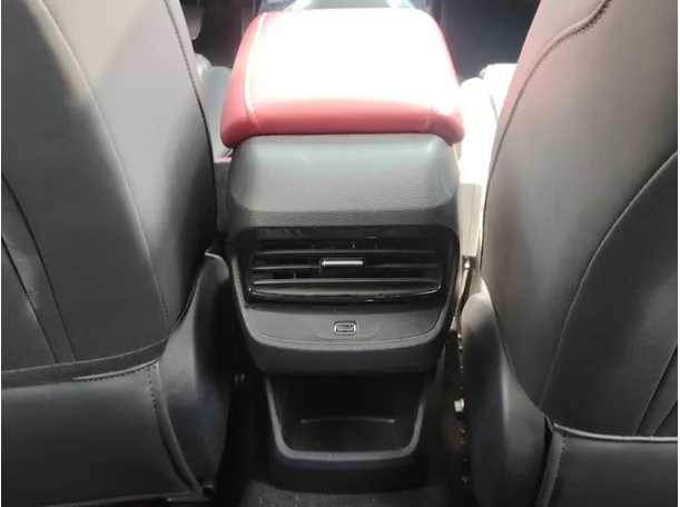 Car image 30