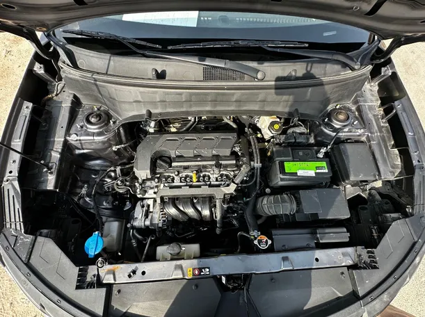 Car image 25
