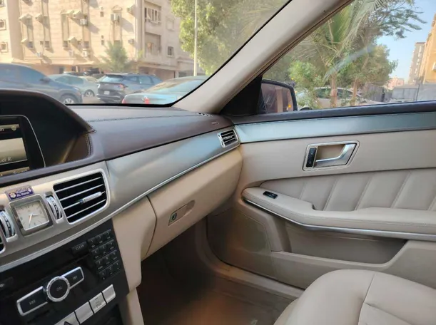 Car image 33