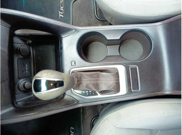 Car image 18