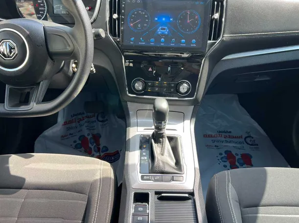Car image 16