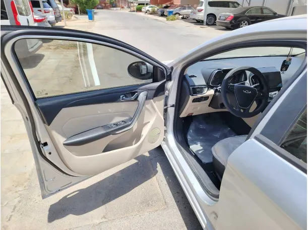 Car image 11