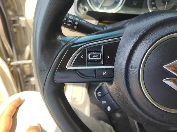 Car image 30