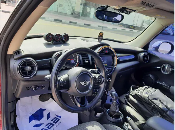 Car image 11