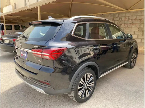 Car image 5