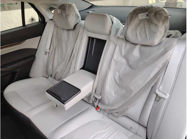 Car image 16